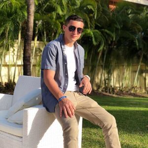 Meet your Posher, Vito